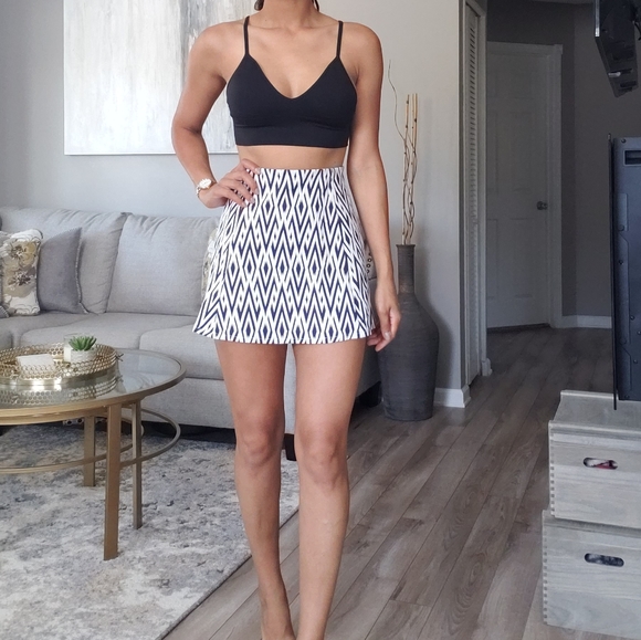 Zara Dresses & Skirts - Zara Patterned Mini Skirt!